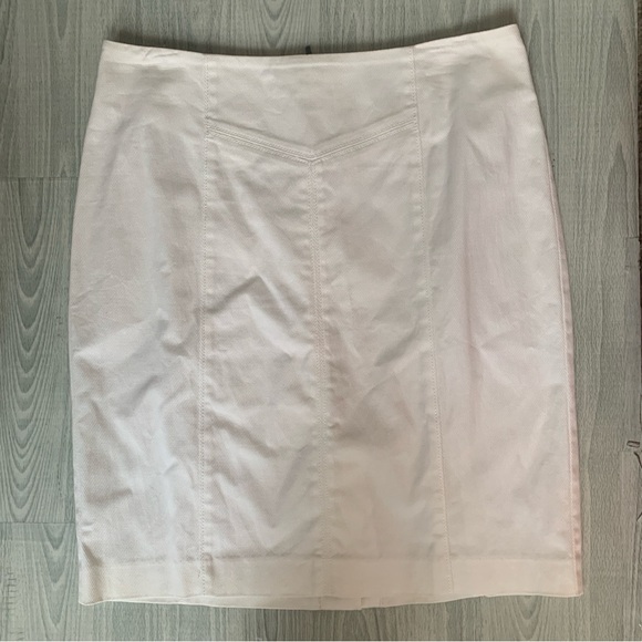 Jacob White Pencil Skirt - Picture 2 of 7